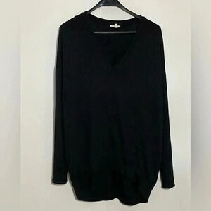 Wilfred Free women’s slouchy oversized long sleeve Vneck whimsygoth plain  black